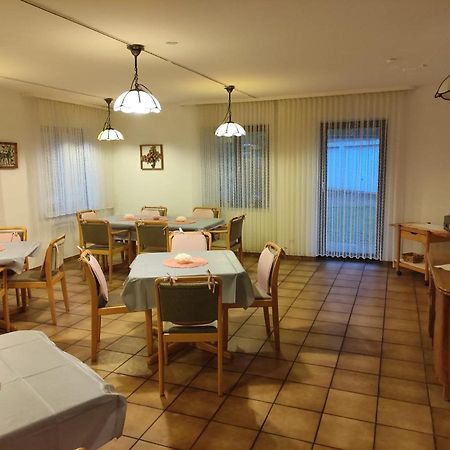 红岩公寓 埃彭布伦 外观 照片